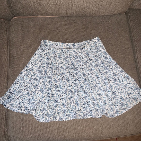 BUNDLE of five skirts floral and solid patterns - Picture 13 of 13